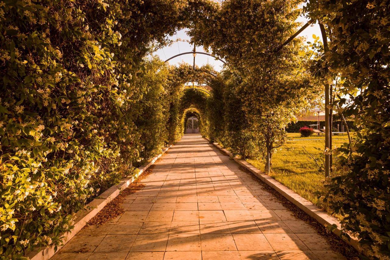 Tenuta Giardini Nuovi 노볼리 외부 사진